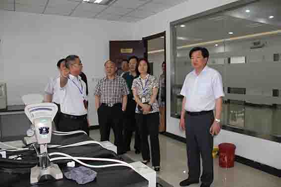 金山區政協曹云輝副主席、亭林鎮曹婕鎮長考察公司